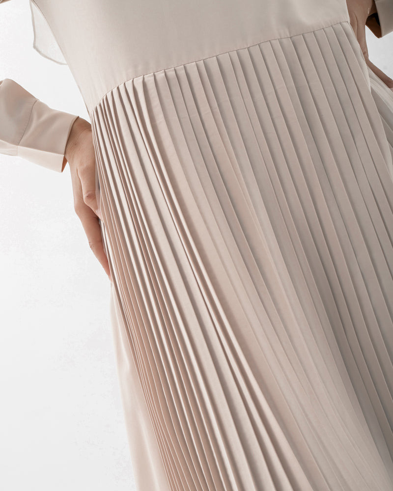 Sleeved Pleated Dress Cream CODE 211