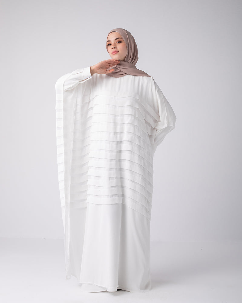 Free Size Pleated Cape Off-white