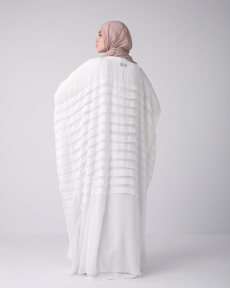 Free Size Pleated Cape Off-white